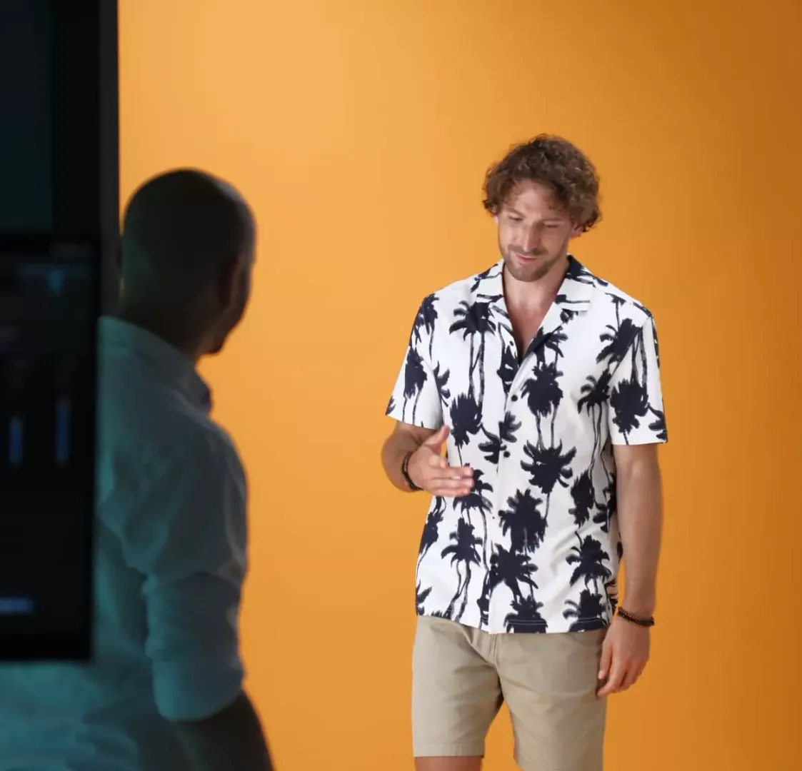 Sesión automatizada de fotografía de modelos en vivo con Orbitvu