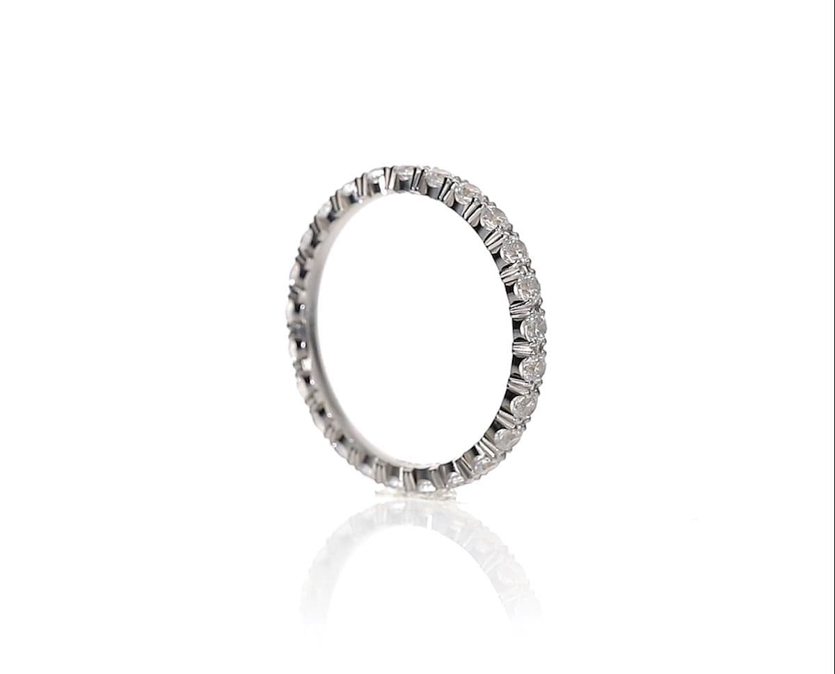 Video de anillo blanco diamante