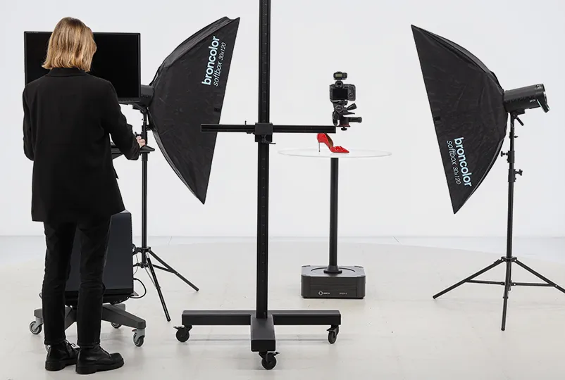 Plataforma giratoria Orbitvu integrada con el estudio fotográfico